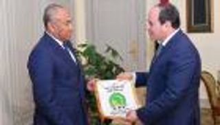 السيسي يستقبل رئيس الاتحاد الأفريقي لكرة القدم