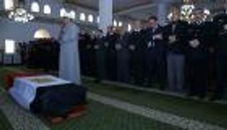 بالصور.. مصر تودع شهداء تفجير القاهرة وسط هتافات منددة بالإرهاب