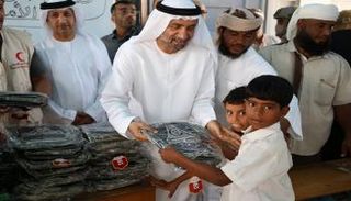 "الهلال" يقدم مساعدات غذائية جديدة لأهالي زغفة بحضرموت