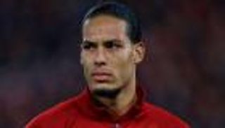 فان ديك: أريد أن أكون من أساطير ليفربول