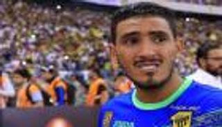 حارس الاتحاد يبدي أسفه الشديد بعد خسارة الكلاسيكو أمام الهلال