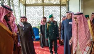 الملك سلمان بن عبدالعزيز لدى مغادرته إلى مصر