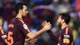 بوسكيتس: أتمنى استمرار ميسي لفترة طويلة