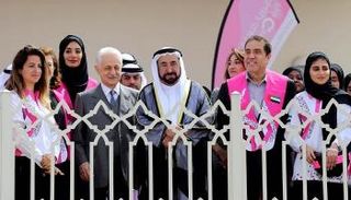 الشيخ الدكتور سلطان بن محمد القاسمي يعطي إشارة الانطلاق للمسيرة