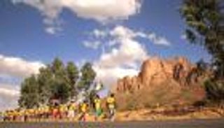 سيرا على الأقدام.. شباب إثيوبيا يحيون ذكرى انتصار بلادهم على إيطاليا