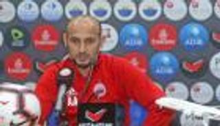 العنبري: نعد لاعبي الشارقة نفسيا للفترة المقبلة