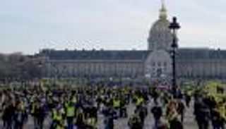 وسط دعوات لـ"تسونامي أصفر".. "السترات" تتظاهر للأسبوع الـ15 في فرنسا