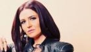 هنا شيحة توجه رسالة لوالديها وشقيقتها حلا