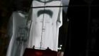 بالصور.. قمصان ترامب وكيم تلقى رواجا في فيتنام قبل قمة هانوي