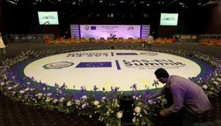 جانب من التحضيرات لأول قمة عربية أوروبية في مصر 