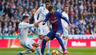 بيكيه في مواجهة الريال - صورة أرشيفية