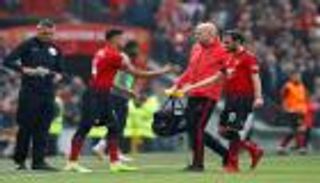 التبديلات الاضطرارية تضرب يونايتد وليفربول في 45 دقيقة