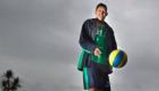 لاعب كرة سلة نيوزيلندي يشارك بالأولمبياد الخاص في أبوظبي للمرة الأولى