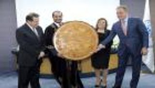 الجامعة الأمريكية للعلوم والتكنولوجيا في بيروت تكرم سفير دولة الإمارات