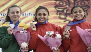 لاعبات الخماسي الحديث