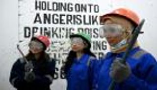 بالصور.. عيادة في جاكرتا للتنفيس عن الغضب