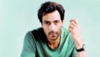 النجم الهندي أرجون رامبال يحلم بتجربة الإخراج