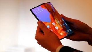 هاتف "ميت 10" القابل للطي