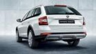 بالصور.. اللقطات الأولى لسيارة سكودا أوكتافيا 2020