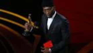 ماهرشالا علي يفوز بجائزة أوسكار أفضل ممثل مساعد عن "جرين بوك"