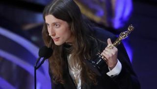 لودفيج جورانسون تتسلم جائزتها - رويترز