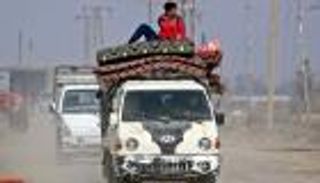 استئناف إجلاء المحاصرين من آخر جيب لـ"داعش" شرق سوريا