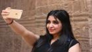 بالصور.. الفنانان أحمد مجدي وجيهان خليل في جولة سياحية بأسوان