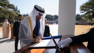 الشيخ محمد بن زايد آل نهيان خلال زيارته التاريخية لكوريا الجنوبية