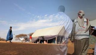 عطايا الإماراتي يقدم مساعدات في قرية موريتانية