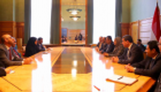 رئيس حكومة اليمن يشيد بدور الإمارات الداعم لاستقرار بلاده