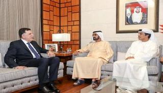 الشيخ محمد بن راشد آل مكتوم خلال استقباله فايز السراج