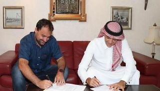 سييرا بصحبة رئيس اتحاد جدة 