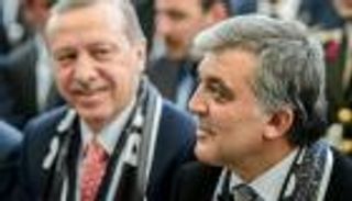 بعد عزمهما تشكيل حزب سياسي جديد..أردوغان يتنصل من رفيقي دربه