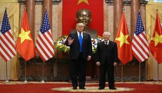 ترامب يلتقي الرئيس الفيتنامي