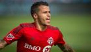 مهاجم الجزائر مرشح لتعويض جيوفينكو في تورونتو الكندي