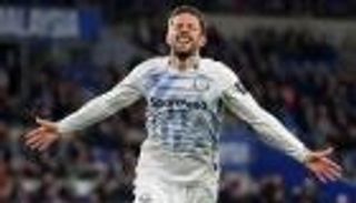 سيجوردسون يقود إيفرتون للفوز بثلاثية على كارديف