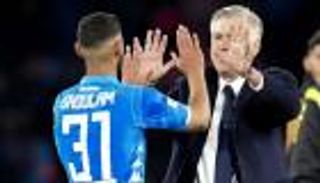 الكشف عن سر تجاهل أنشيلوتي لنجم الجزائر في نابولي