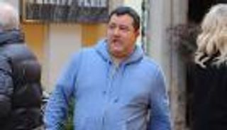 وكيل دي ليخت يصل إلى برشلونة خلال أيام