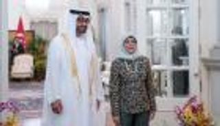 محمد بن زايد ورئيسة سنغافورة يبحثان التعاون المشترك