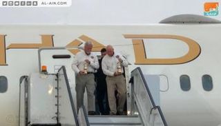 ‎بالصور.. شعلة الأولمبياد الخاص 2019 تصل إلى مطار أبوظبي 