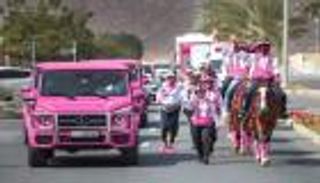 لفتات إنسانية وتفاعل إماراتي واسع في اليوم الـ5 لـ"القافلة الوردية"