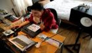 فنانون فلسطينيون يعيدون إحياء الأغاني التراثية بموسيقى إلكترونية