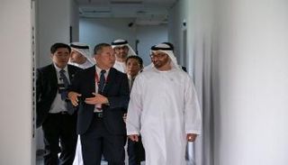 محمد بن زايد يزور مصنع غلوبل فاوندريز