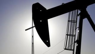 هبوط أسعار النفط بعد وصول إنتاج الخام الأمريكي لمستوى قياسي