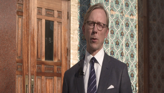 برايان هوك من أمام سفارة إيران بواشنطن