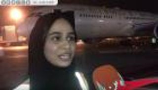 بالفيديو.. "العين" تلتقي بأول إماراتية تستقبل طائرة شعلة الأمل