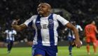 براهيمي يشعل الصراع بين ميلان وثلاثي البريمييرليج