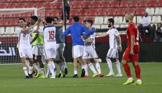 فرحة لاعبي الشارقة بهدف مينديز في الفجيرة