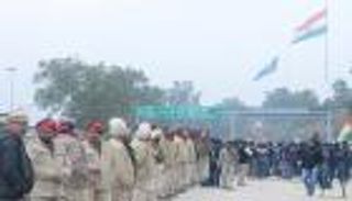 تراجع حدة التوتر بين الهند وباكستان عقب تسليم الطيار الأسير لنيودلهي