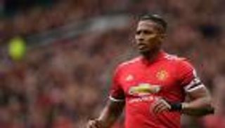 مانشستر يونايتد يفتح باب الرحيل أمام فالنسيا